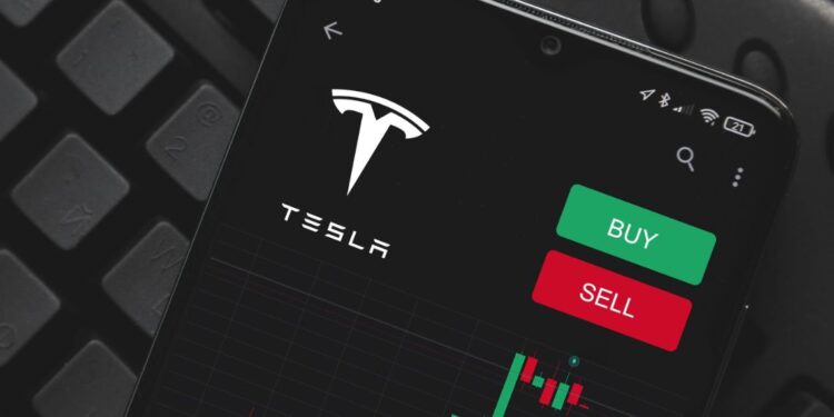 Barclays is still hesitant to buy Tesla shares. Here’s why