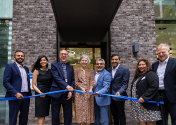 In London, a new GP “super surgery” is introduced
