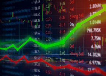 US equities see modest increases, while PCE data suggests that inflation is declining