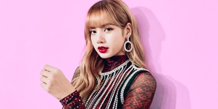 Lisa from BLACKPINK is being accused of copying an outfit design from the ‘Rockstar’ music video by a Chinese designer
