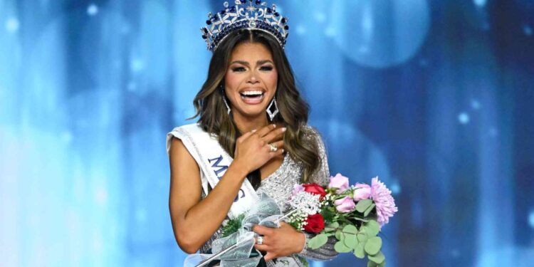 Alma Cooper, Michigan Army Officer, Crowned Miss USA